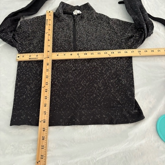 Lululemon Rest Less Cropped 1/2 Zip Herringbone Fade Black size 8 - Picture 10 of 10